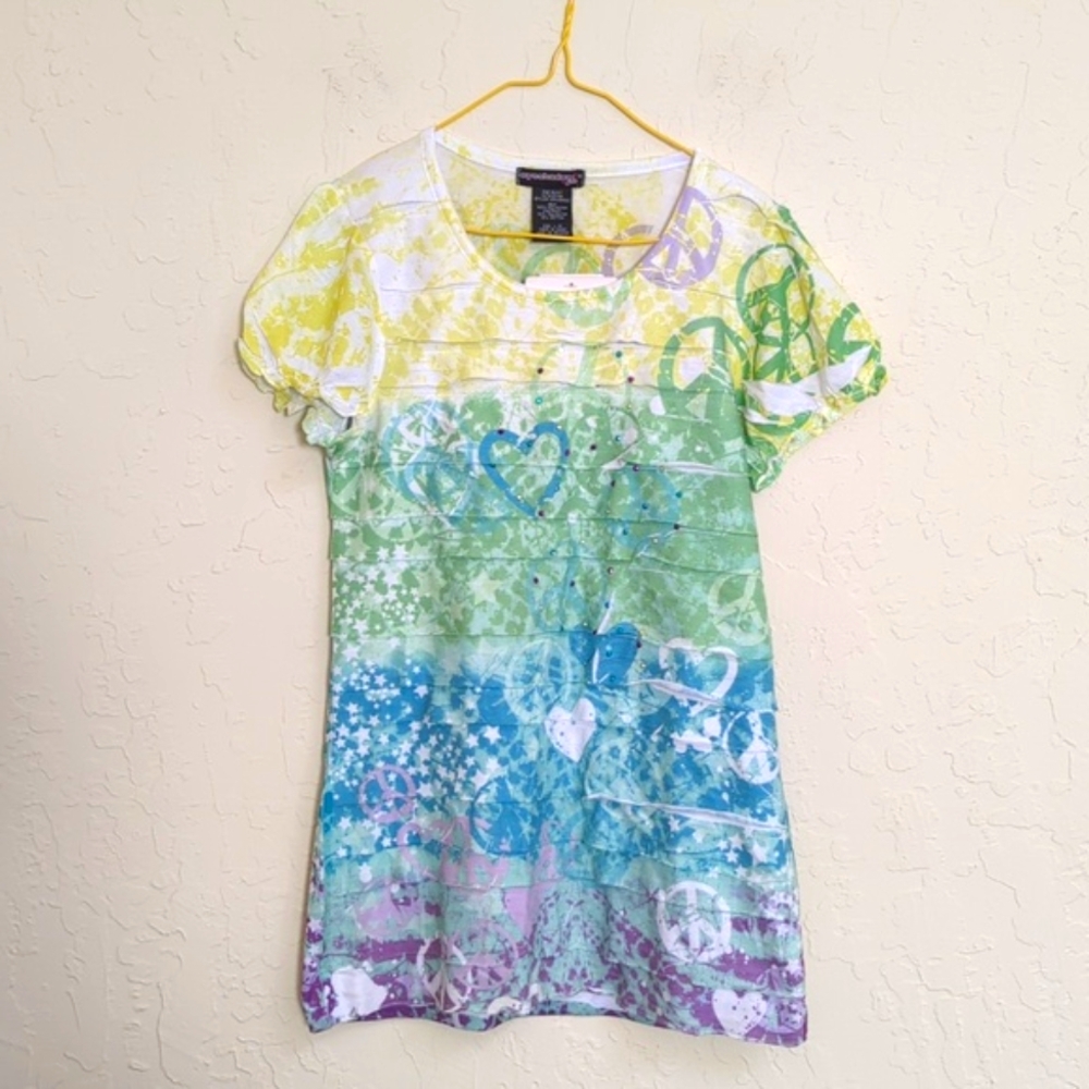 3/$20🌟 Eyeshadow Girls Pastel Ruffled Peace Heart Embellished Tee Large (14)